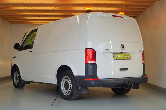 Volkswagen Transporter view 7