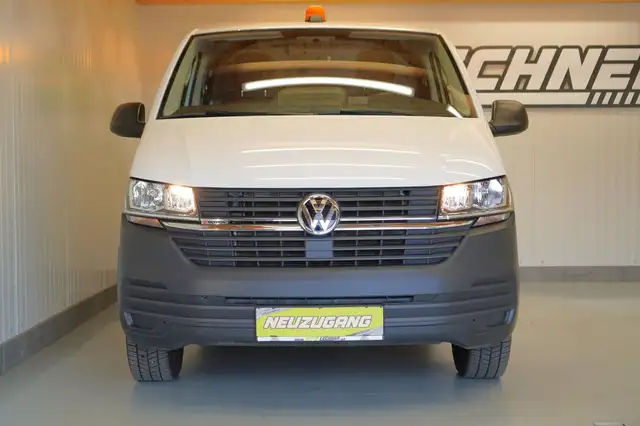 Volkswagen Transporter view 9