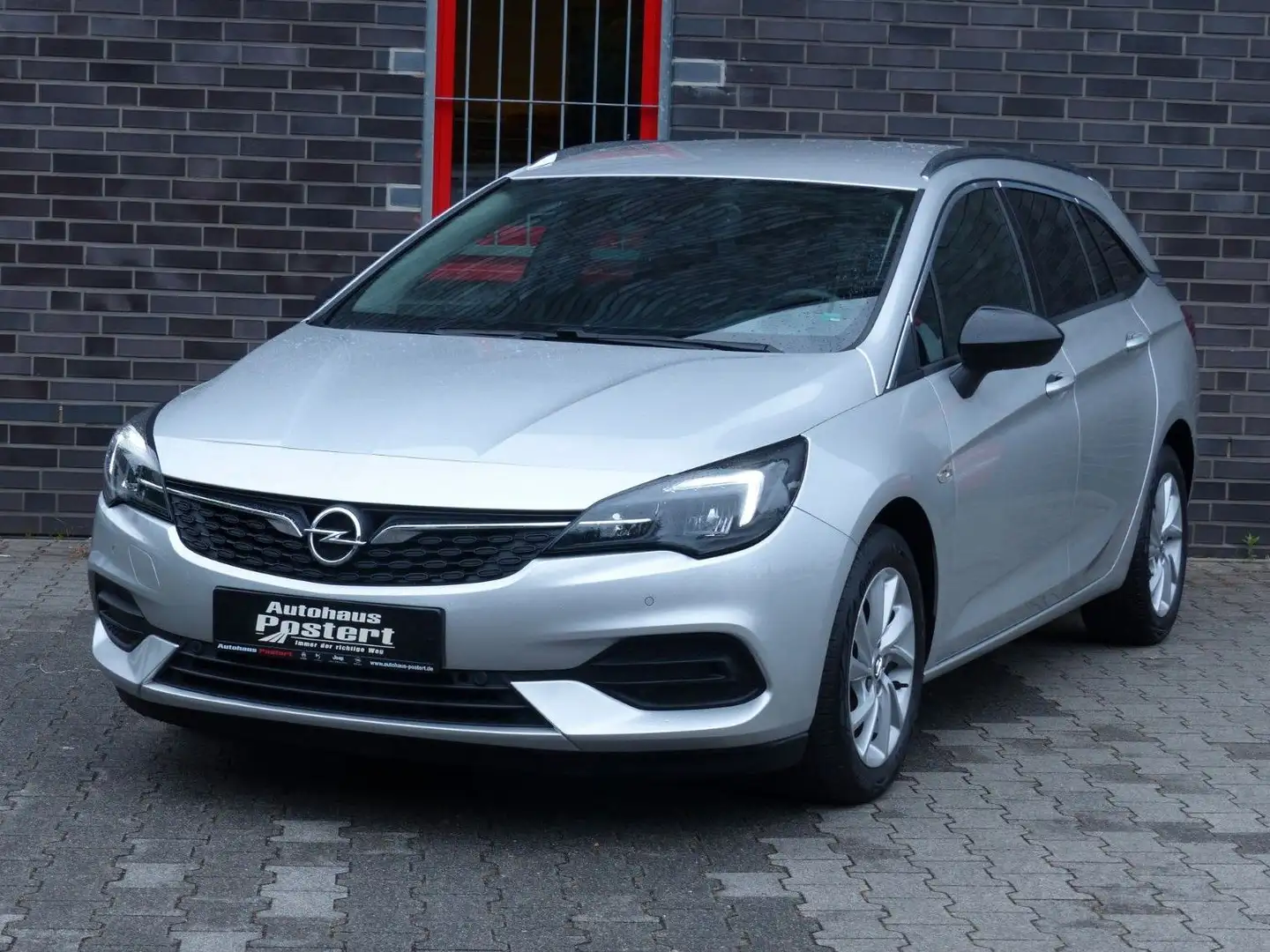 Opel Astra K Sports Tourer BusinessElegance Automatic Silber - 1