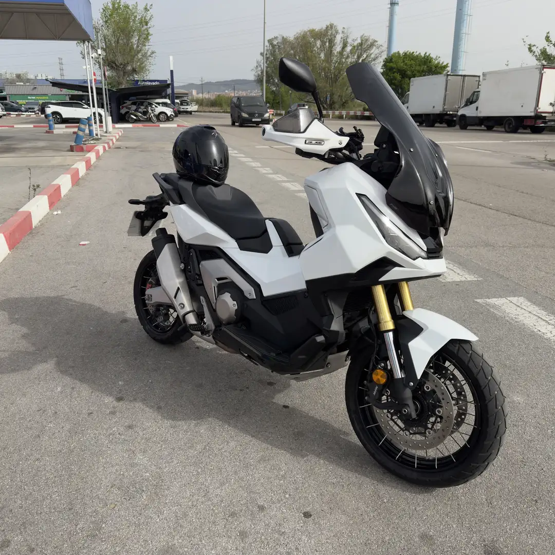 Honda X-ADV Honda XADV 750 Como Nueva Solo Venta Blanco - 1