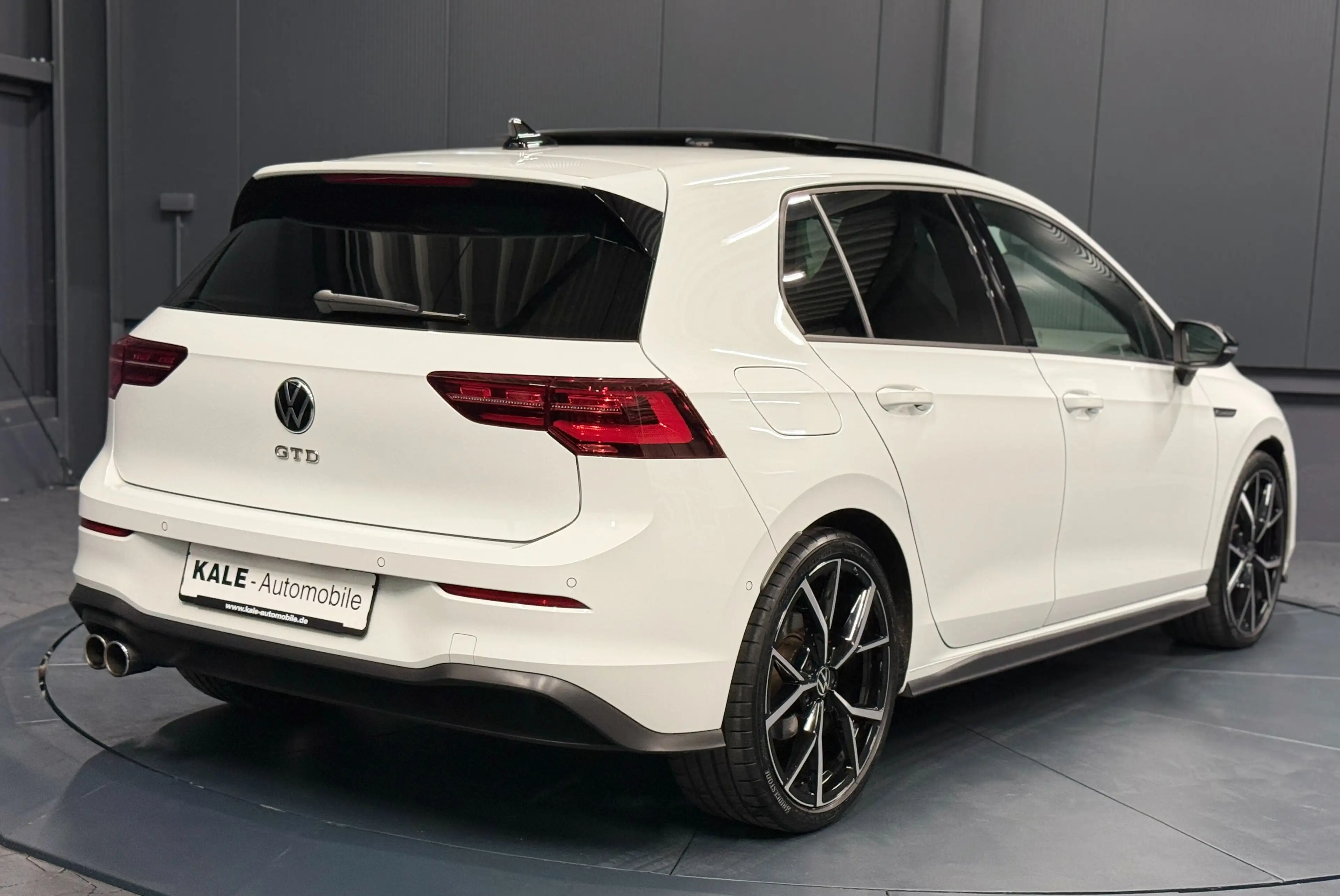 Volkswagen Golf GTD *Black Style*19Zoll*PANORAMA*LEDER*H&K*MATRIX/IQ* — photo 7