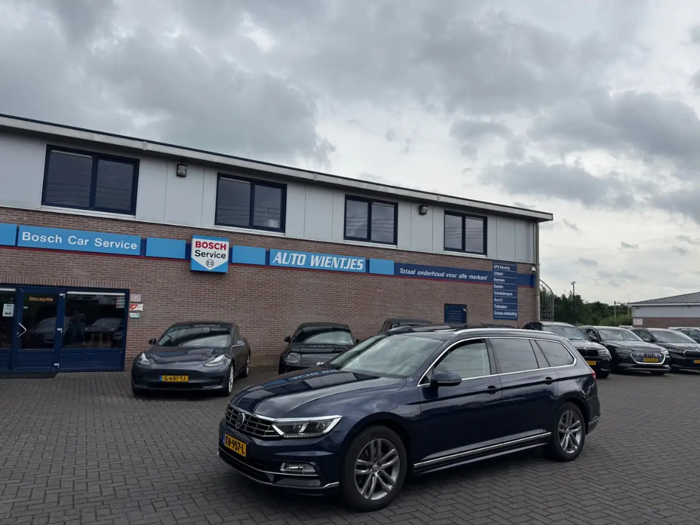 Volkswagen Passat Variant 1.6 TDI DSG | Highline R-Line | Pano | Navi | Virt Blauw - 2