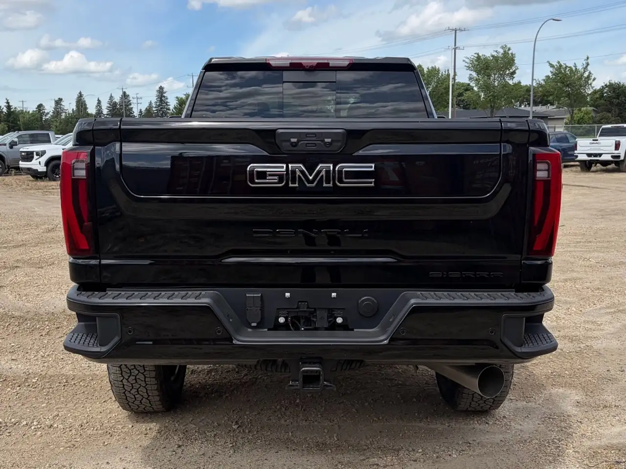 GMC Sierra 3500HD photo GMC Sierra 3500HD