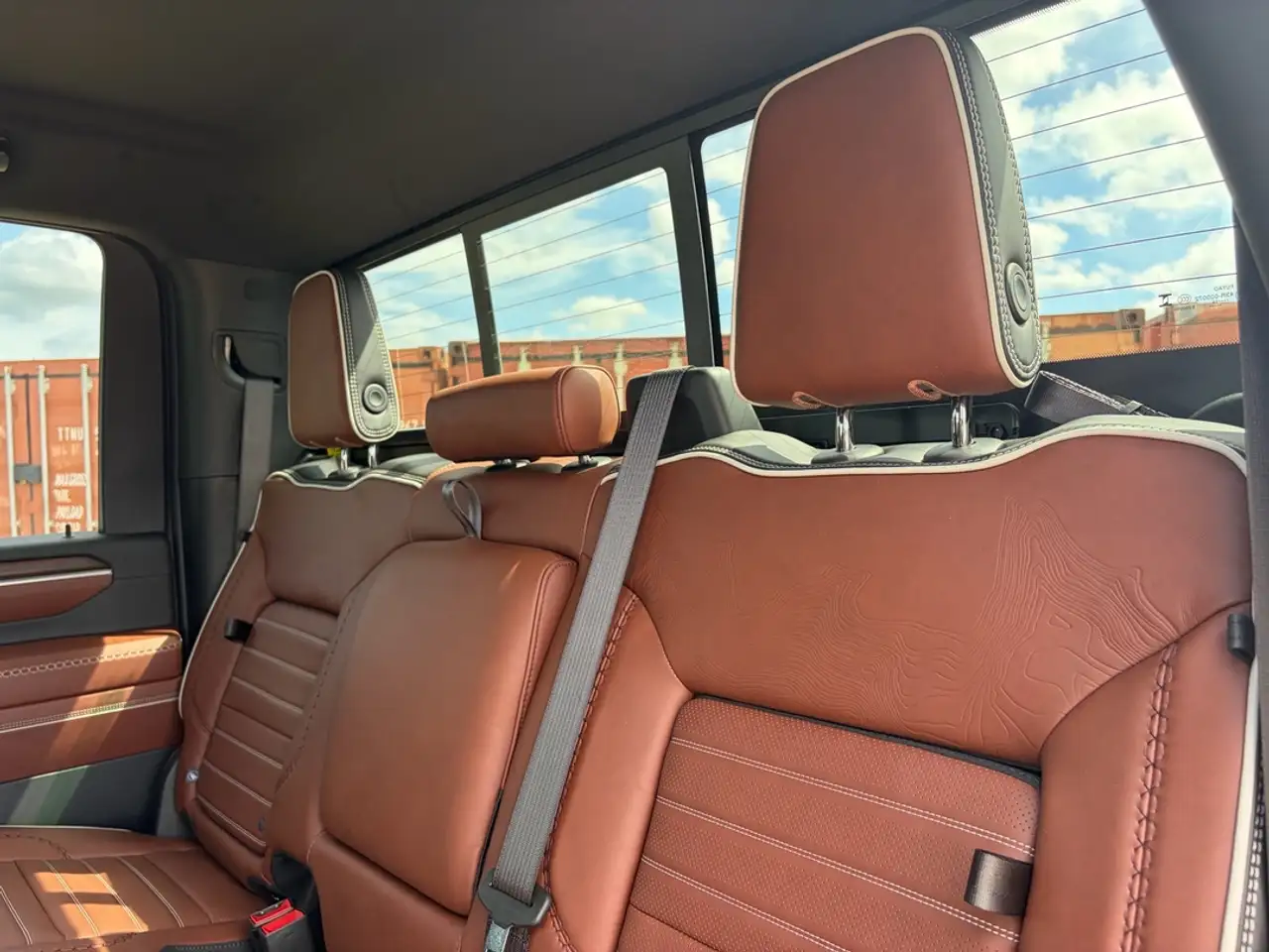 GMC Sierra 3500HD photo GMC Sierra 3500HD