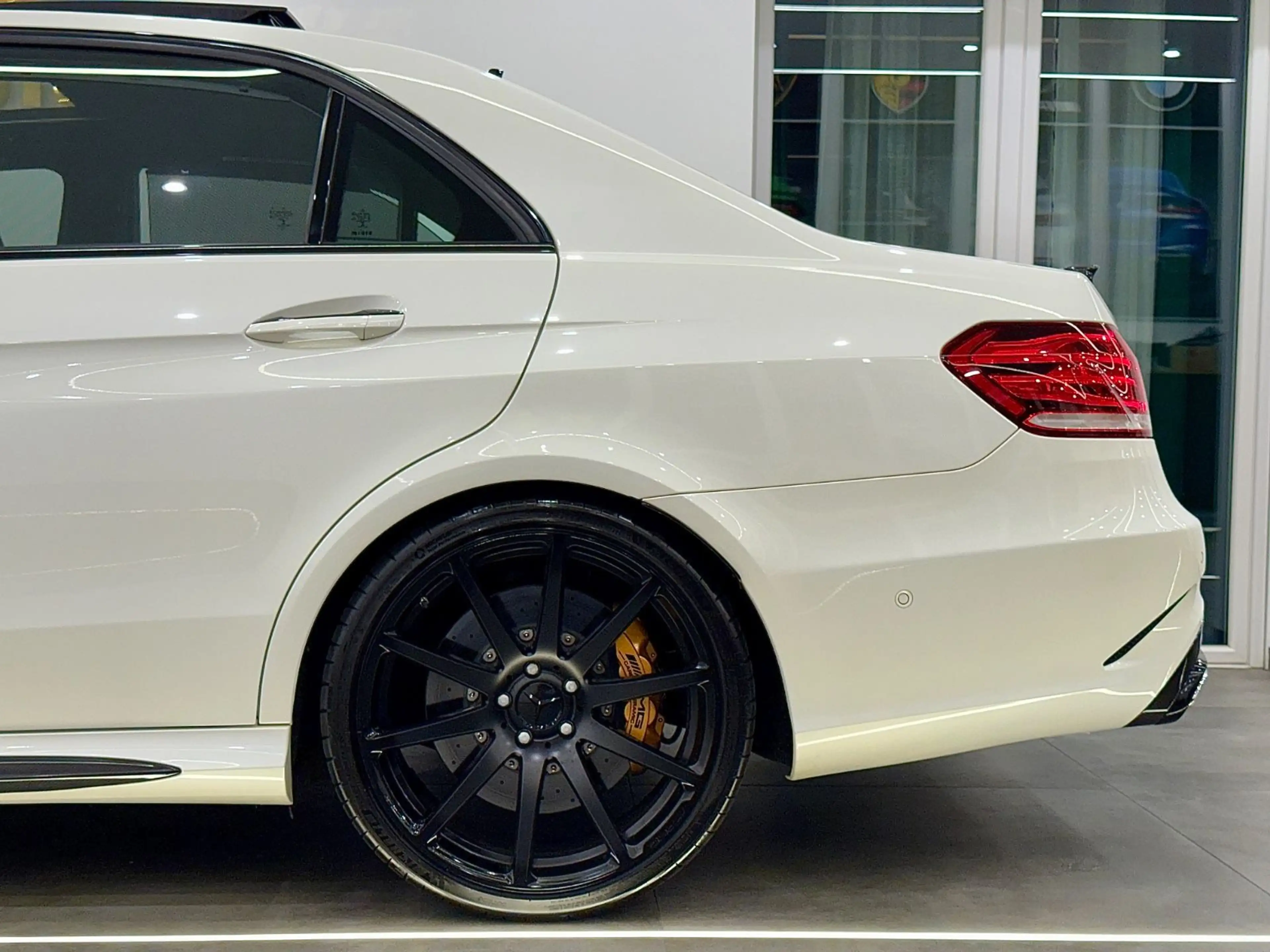 Mercedes-Benz E 63 AMG S 4Matic Keramik/B&O/Carbon/Pano/360* — photo 8