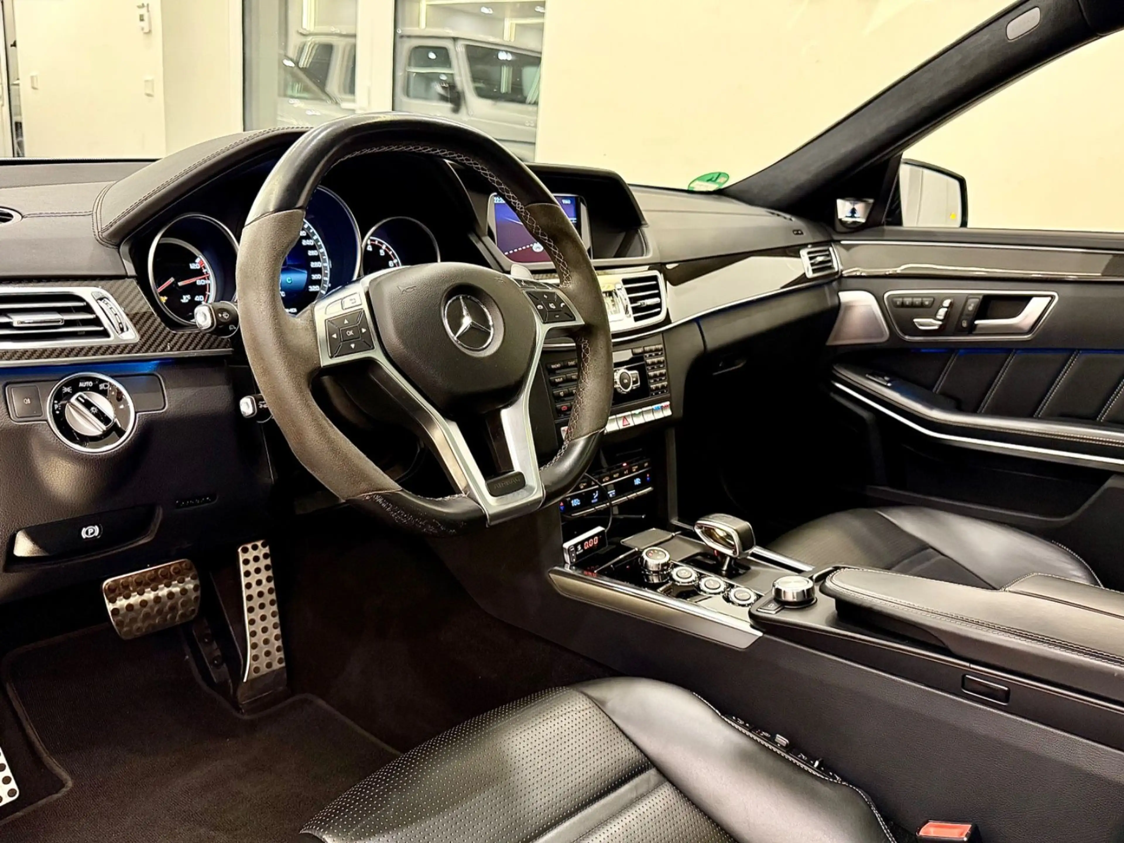 Mercedes-Benz E 63 AMG S 4Matic Keramik/B&O/Carbon/Pano/360* — photo 9