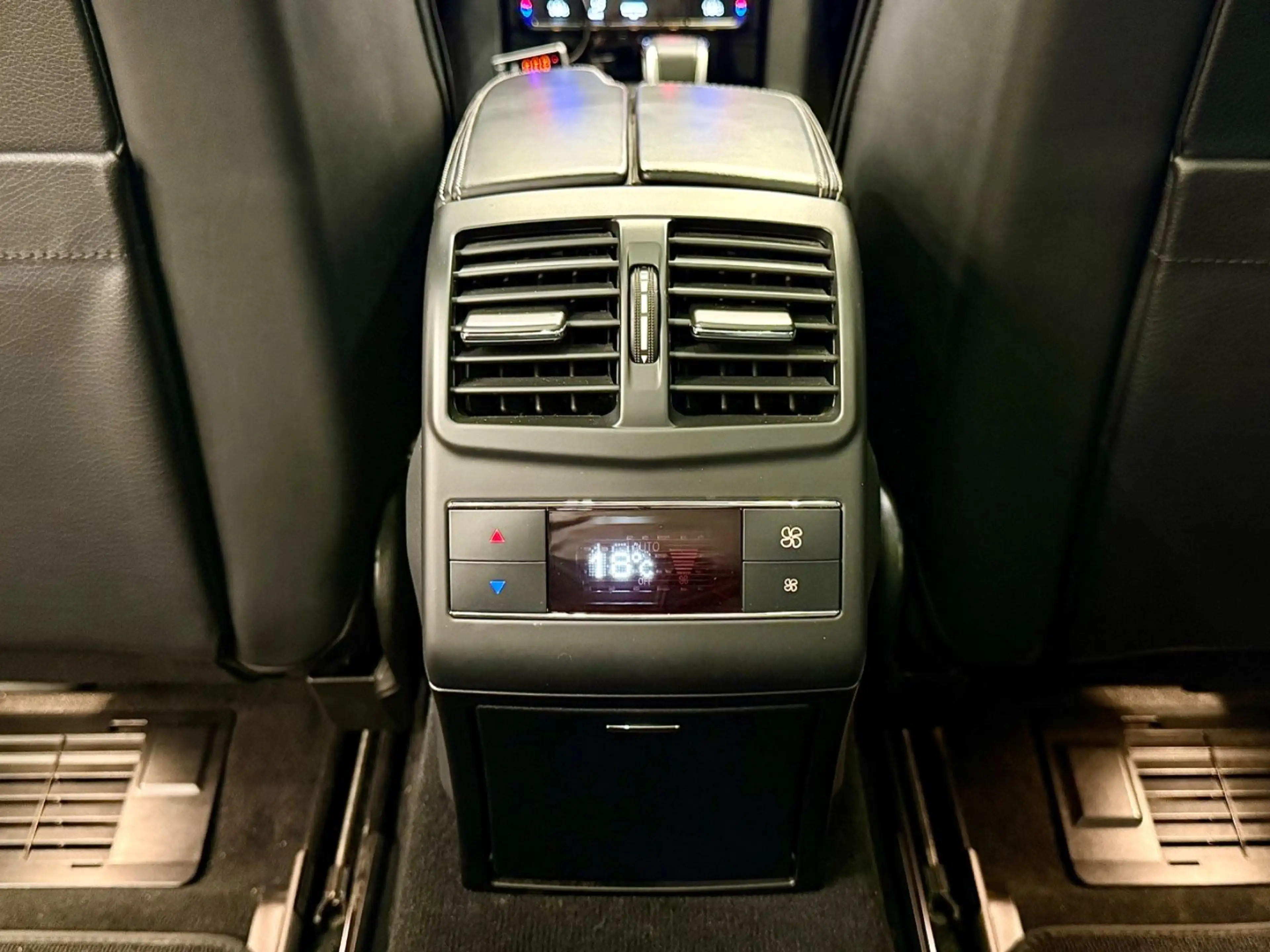 Mercedes-Benz E 63 AMG S 4Matic Keramik/B&O/Carbon/Pano/360* — photo 22