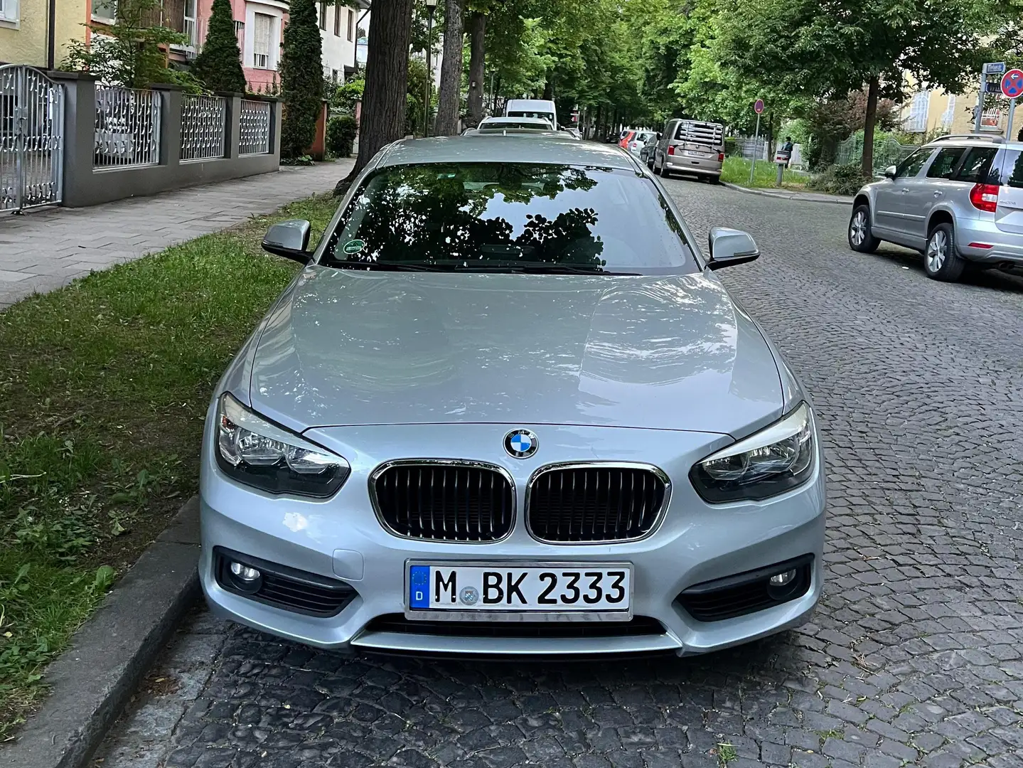 BMW 120 BMW 120i | LED | TÜV NEU | SITZHEIZUNG Grau - 1