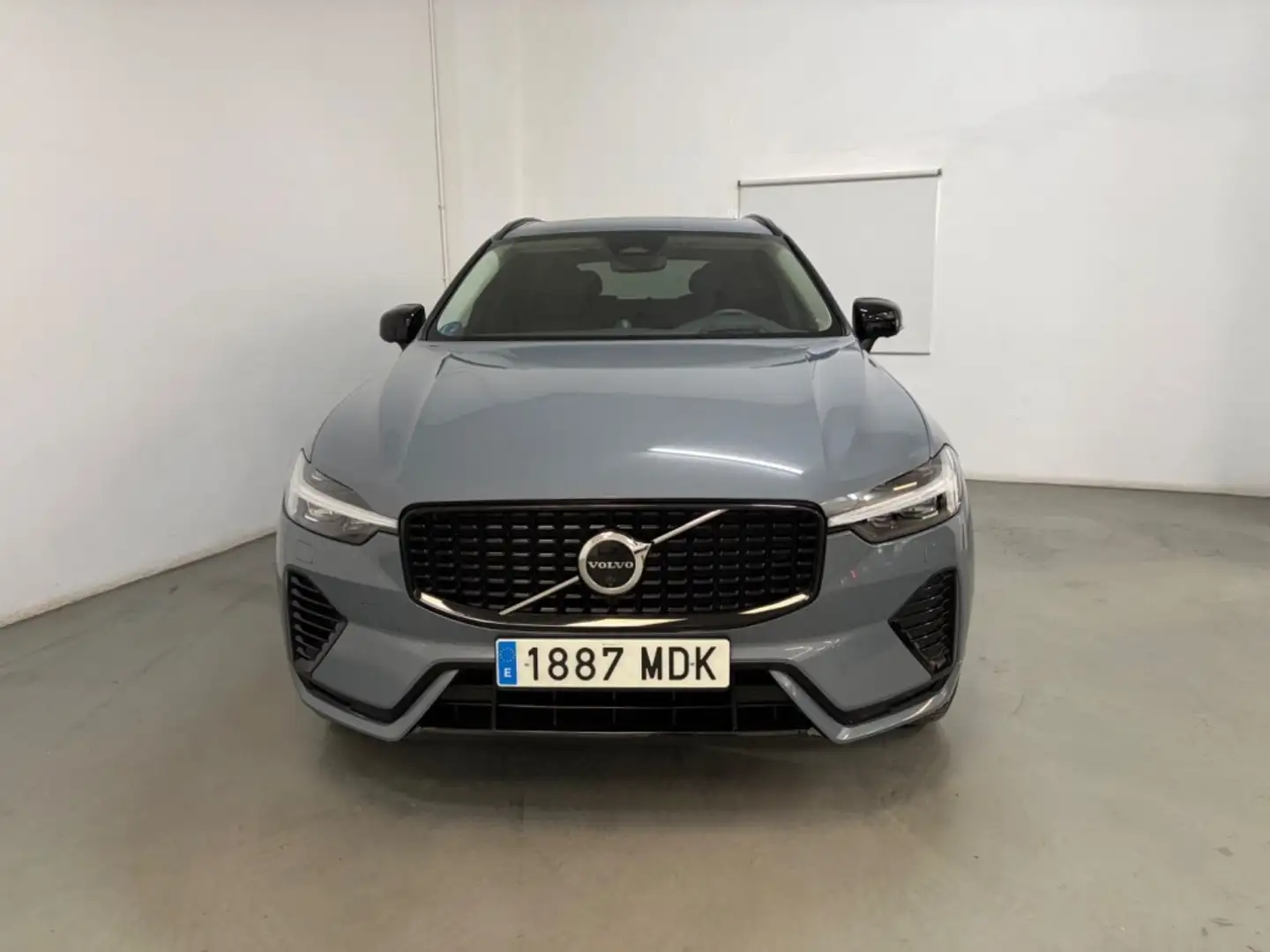 Volvo XC60 T6 Recharge Black Edition Ultimate Gris - 2