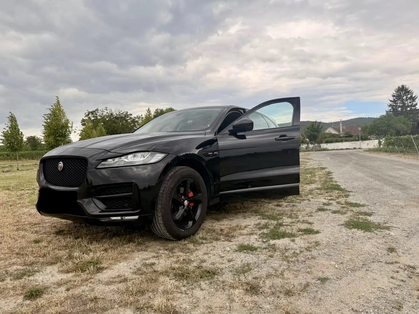 Jaguar F-Pace 20d AWD R-Sport Aut. - 2