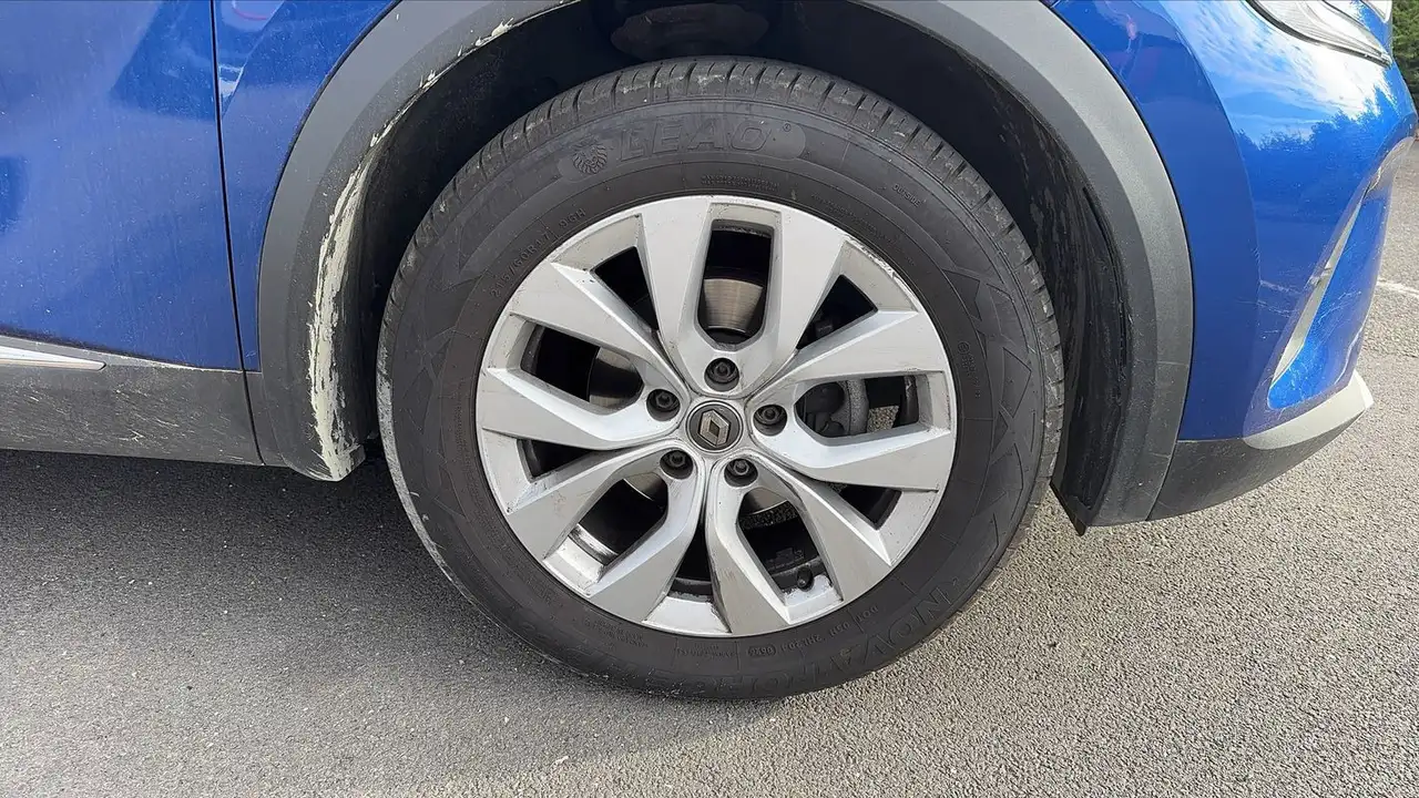 Renault Captur — photo 17