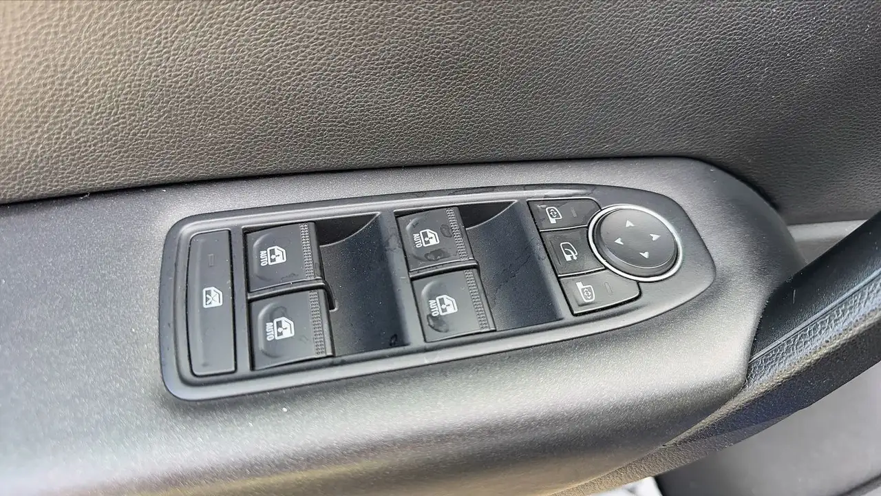Renault Captur — photo 24