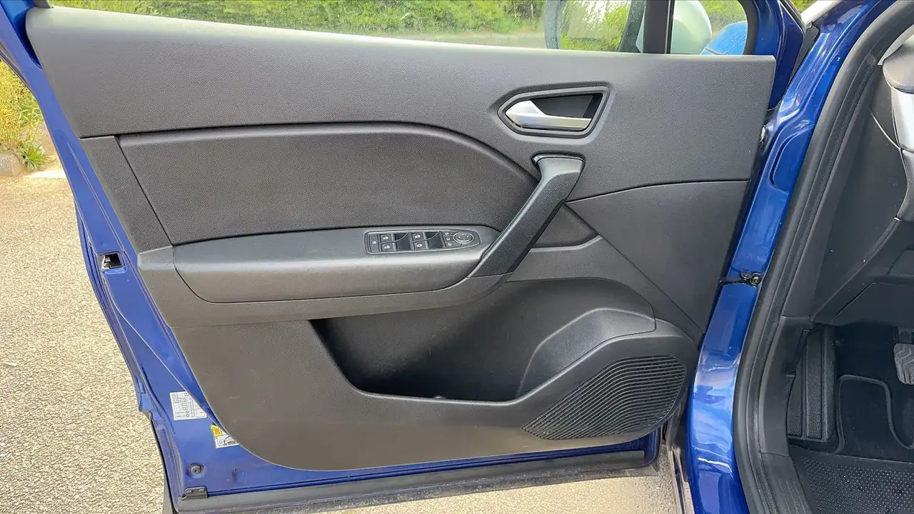 Renault Captur — photo 7