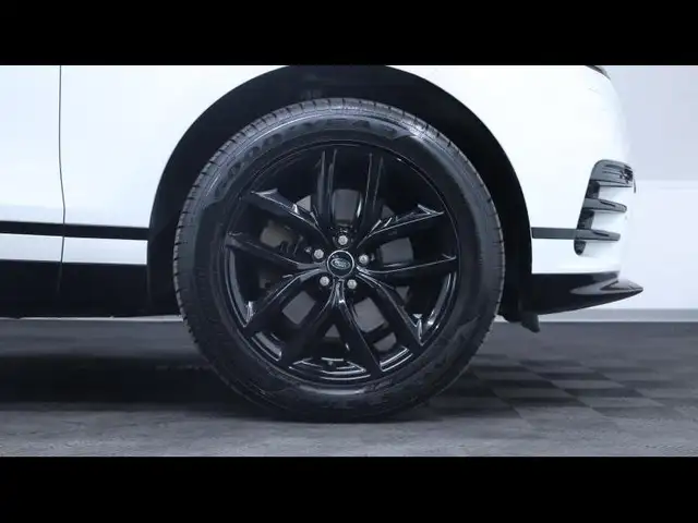 Land Rover Range Rover Velar view 10