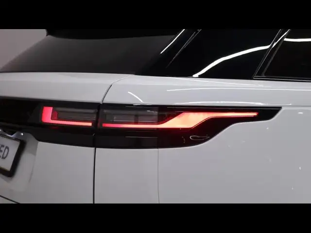 Land Rover Range Rover Velar view 9