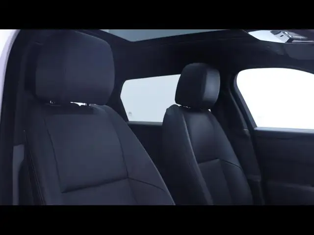 Land Rover Range Rover Velar view 12