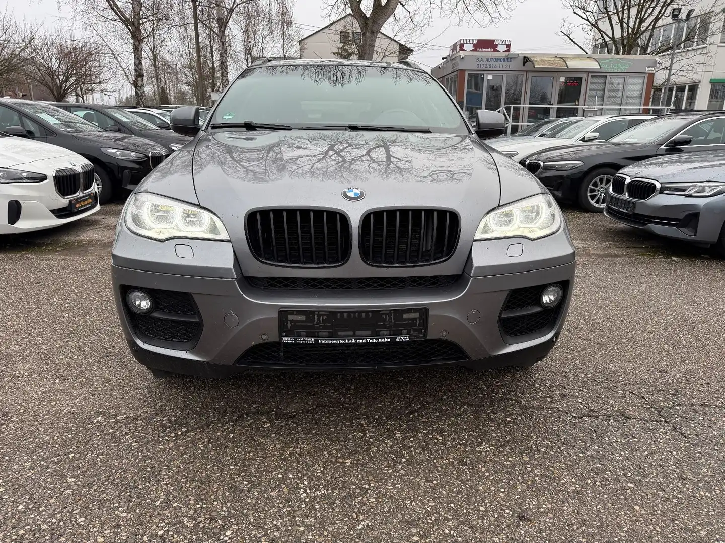 BMW X6 xDrive40d M Sport Grau - 2