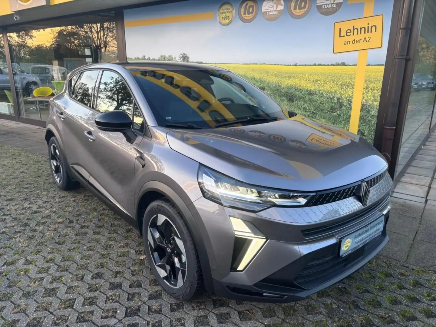 Renault Captur mit Automatik, Sitz- & Lenkradheizung Klima Grau - 2