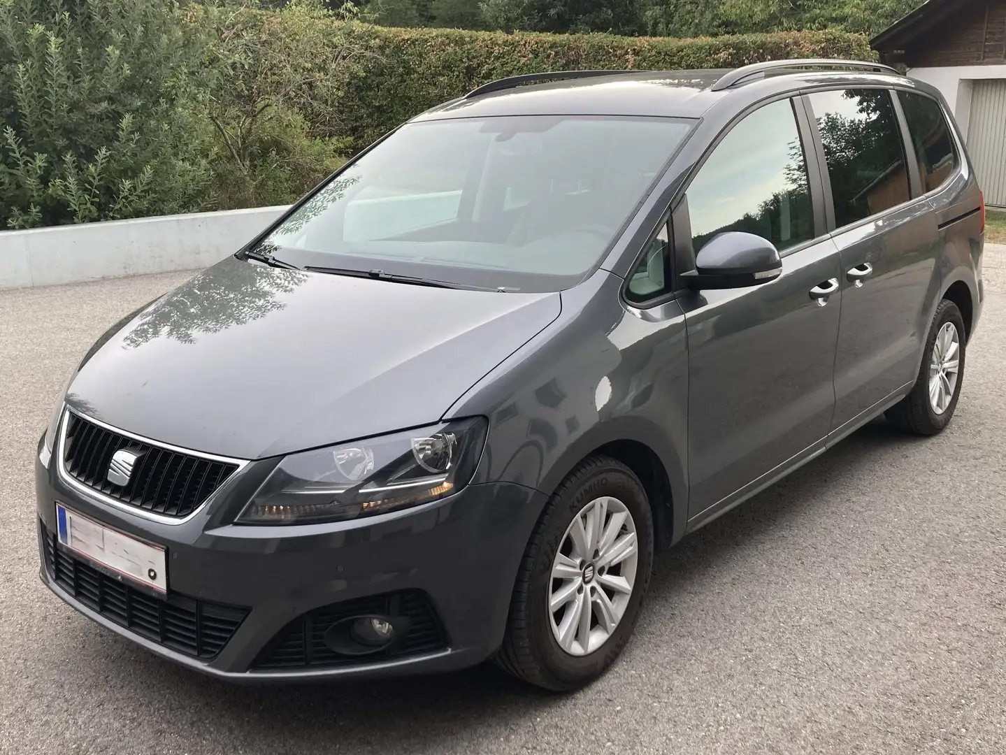 SEAT Alhambra Alhambra Family 2,0 TDI CR DPF Family Grau - 1