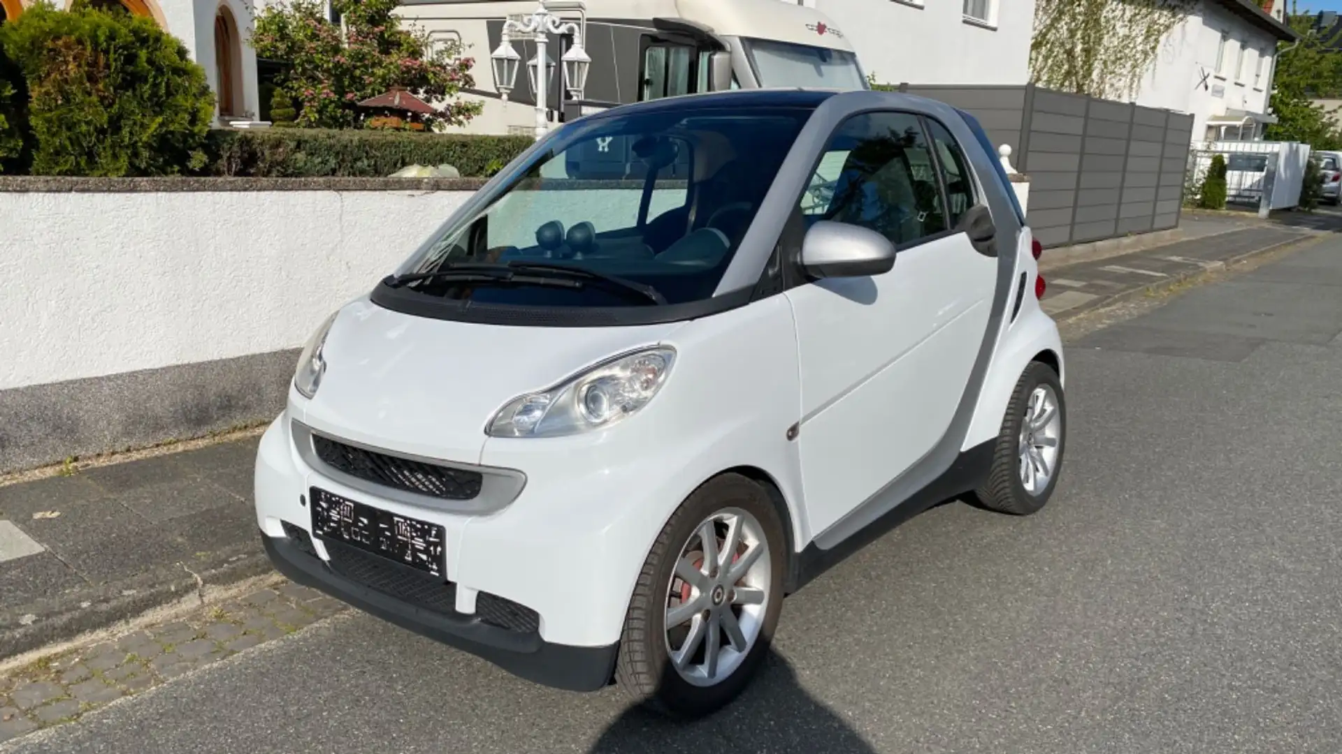 smart forTwo fortwo coupe 62kW, Panorama, Navi, SHZ Weiß - 1