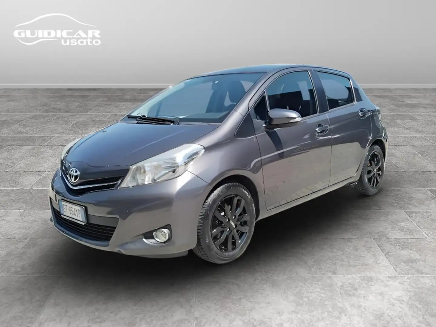 Toyota Yaris 1.0 Active 5p Grigio - 1
