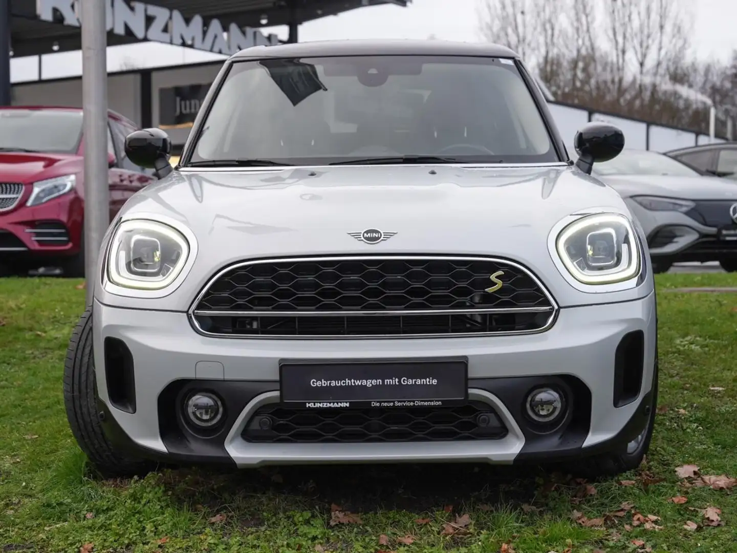 MINI Cooper S COUNTRYMAN E ALL4 Classic Trim Navi Klima Silber - 2