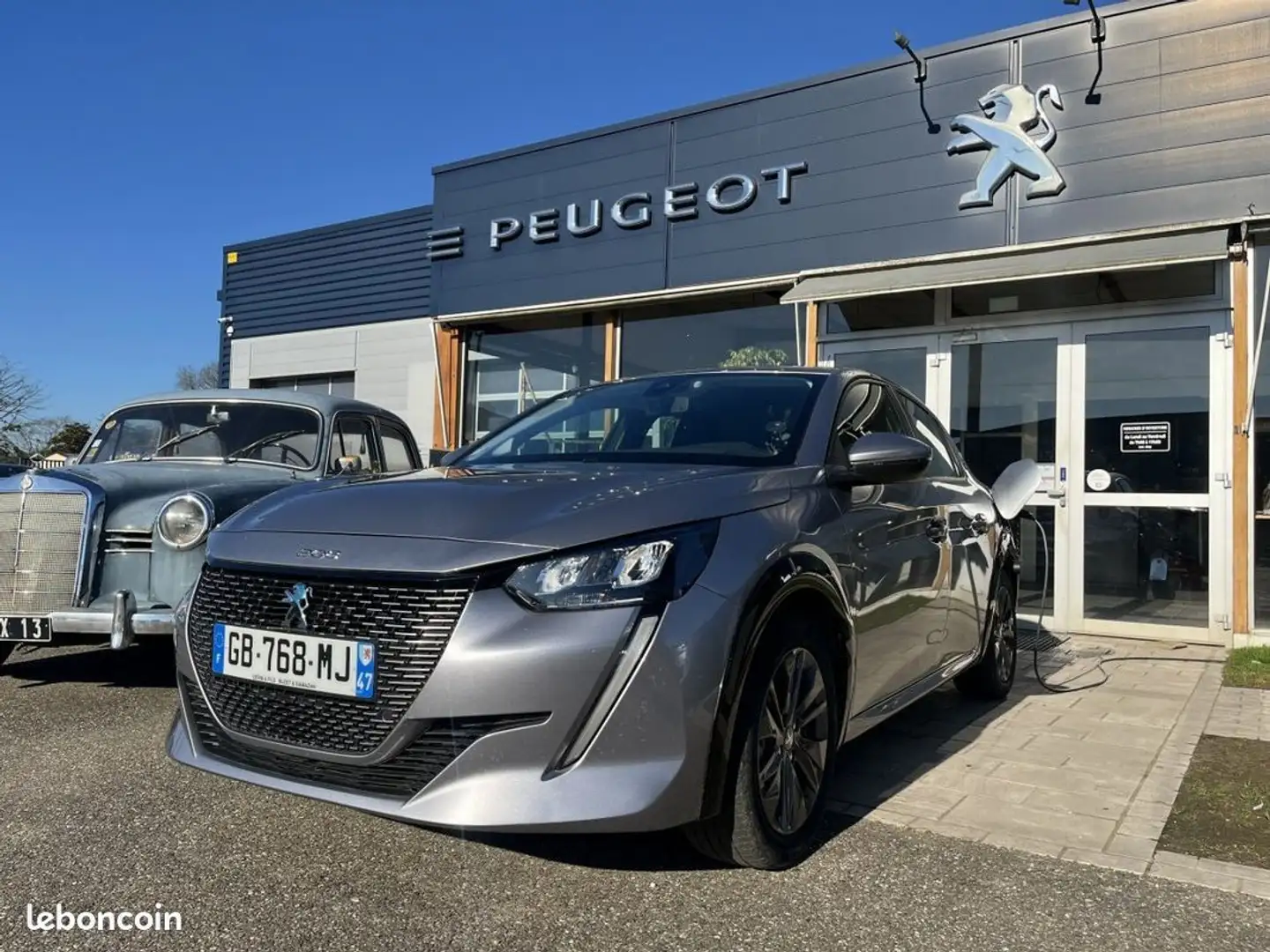 Peugeot 208 e-208 (2) Electrique Active Grijs - 1