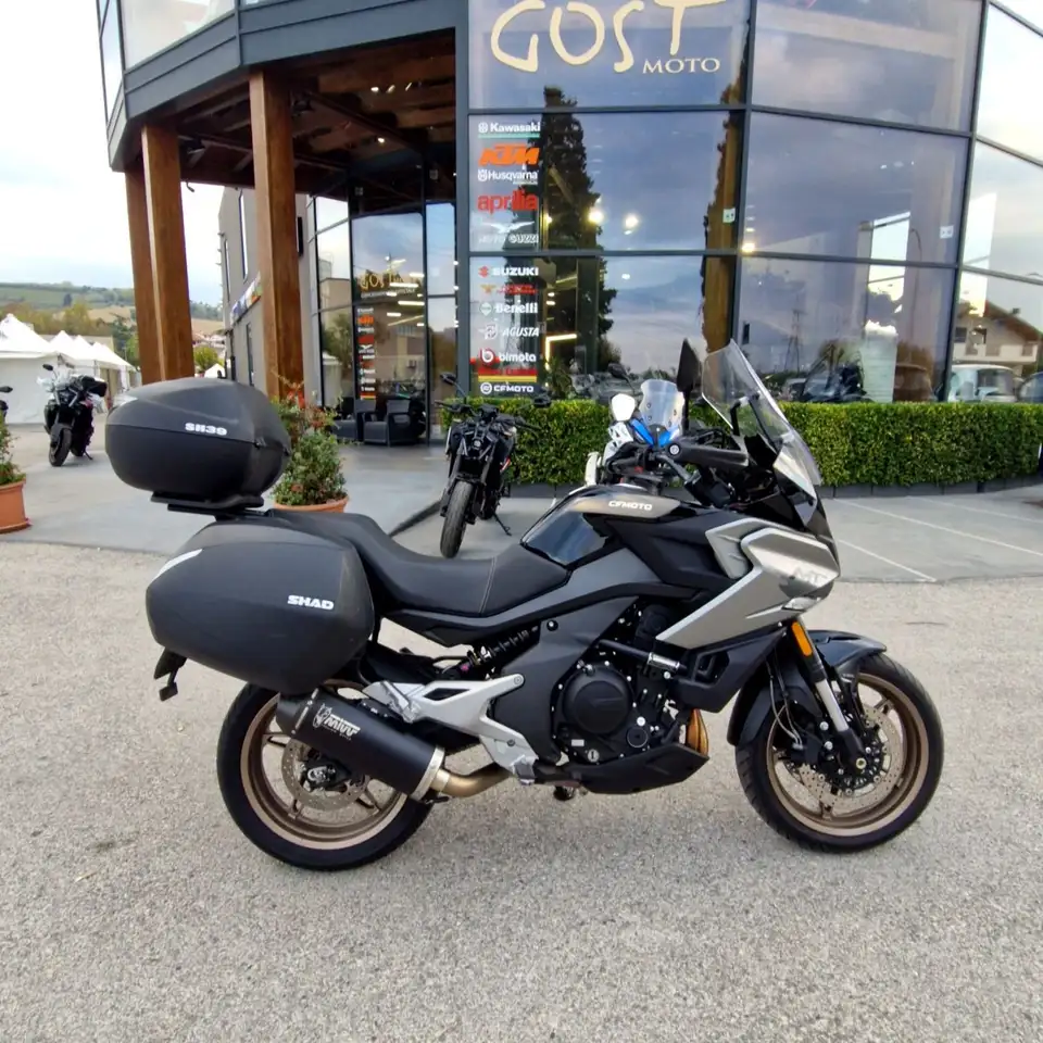 Cfmoto 700 MT