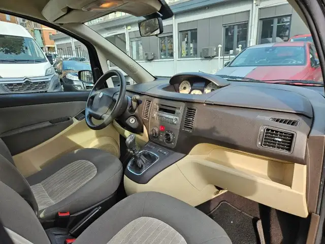 Lancia Musa view 9