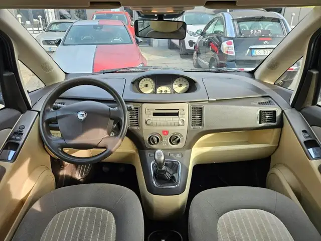 Lancia Musa view 8