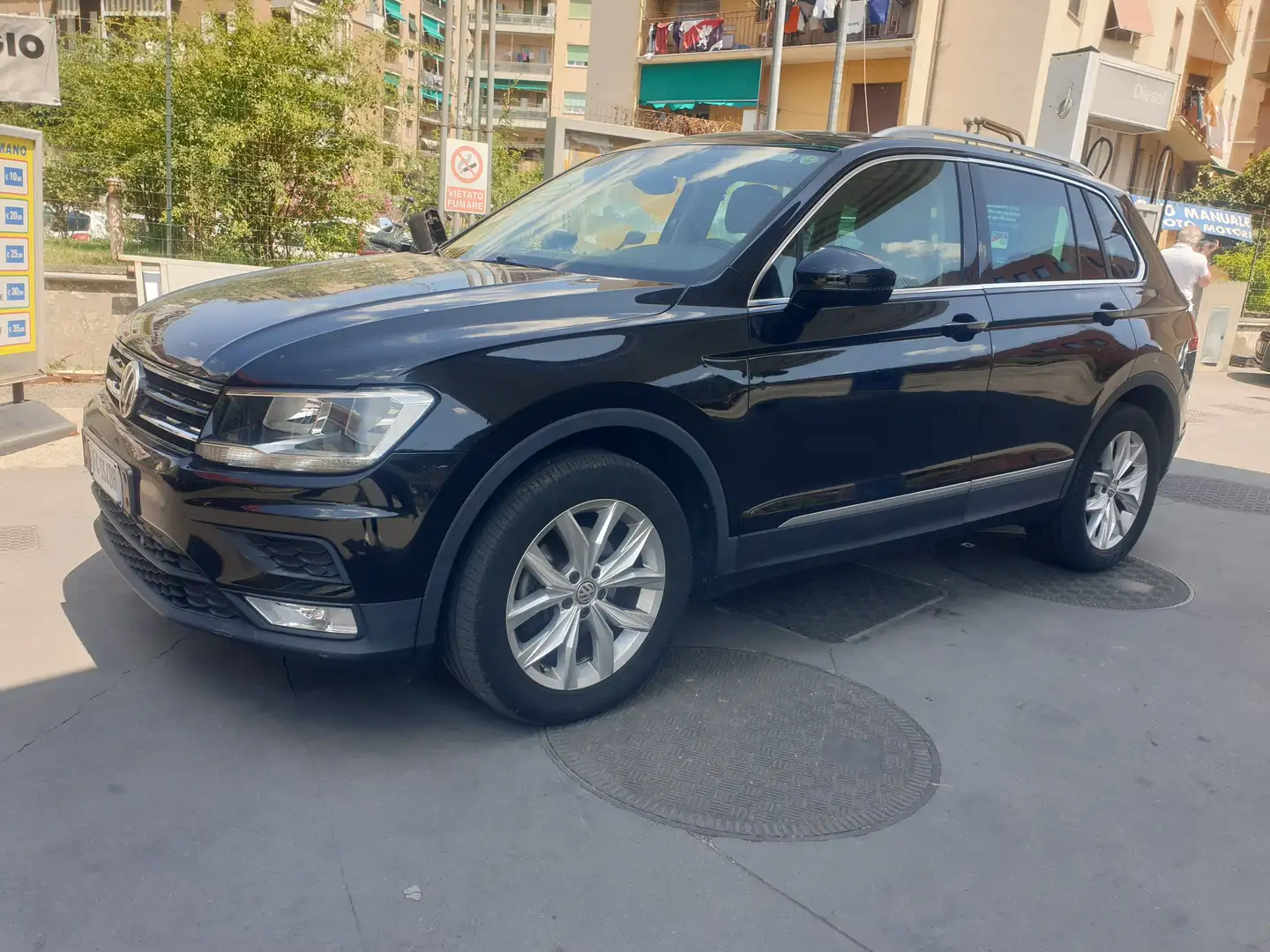 Volkswagen Tiguan Tiguan II 2016 2.0 tdi Business 4motion 150cv dsg Nero - 1