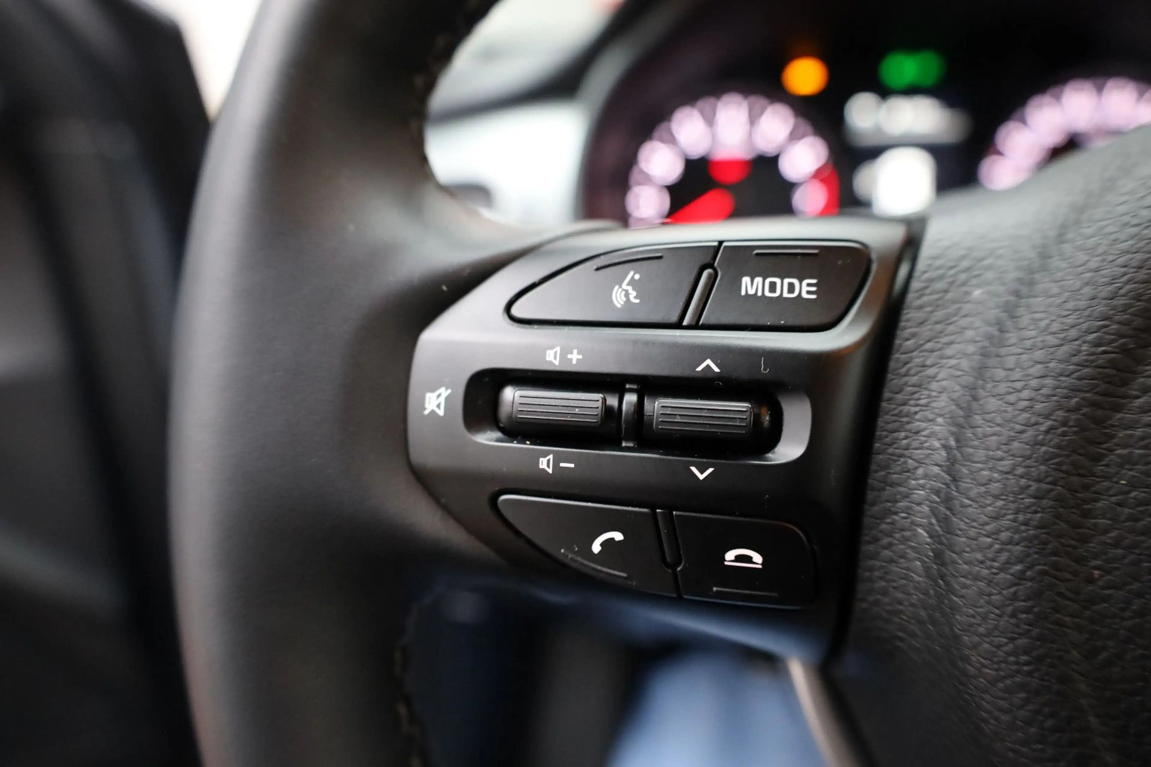 Kia Stonic Edition 7 1.0 T-GDI |APP|KLIMA|TEMP|PDC| — photo 8