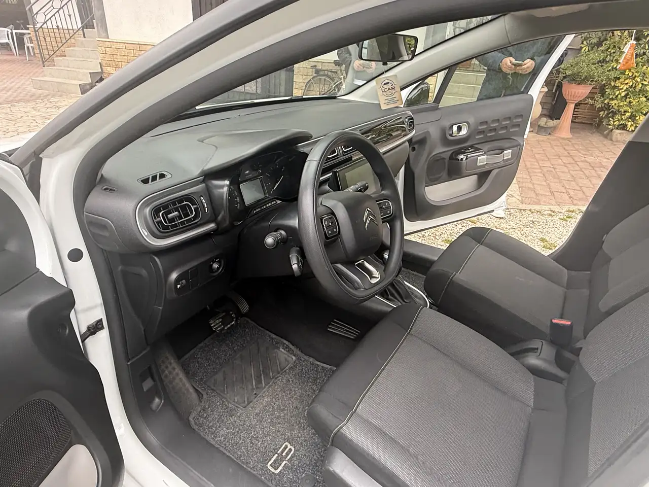 Citroen C3 1.2 puretech Shine s&s 110cv eat6 16