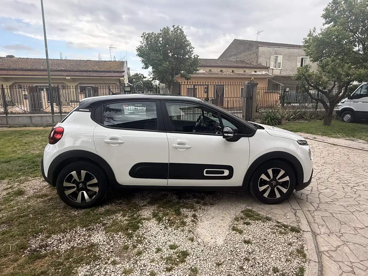 Citroen C3 1.2 puretech Shine s&s 110cv eat6 6