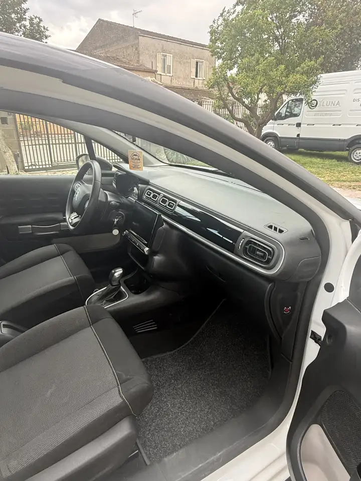 Citroen C3 1.2 puretech Shine s&s 110cv eat6 10