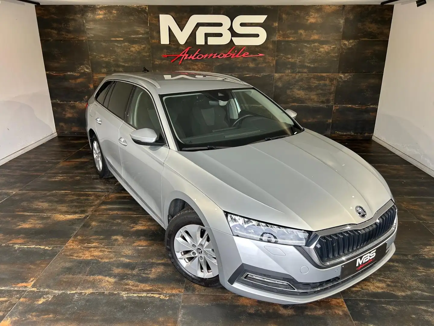 Skoda Octavia Octavia SW 1.6 CR TDi */*1ER PROP+COCKPIT+NAVI*/* Silber - 2