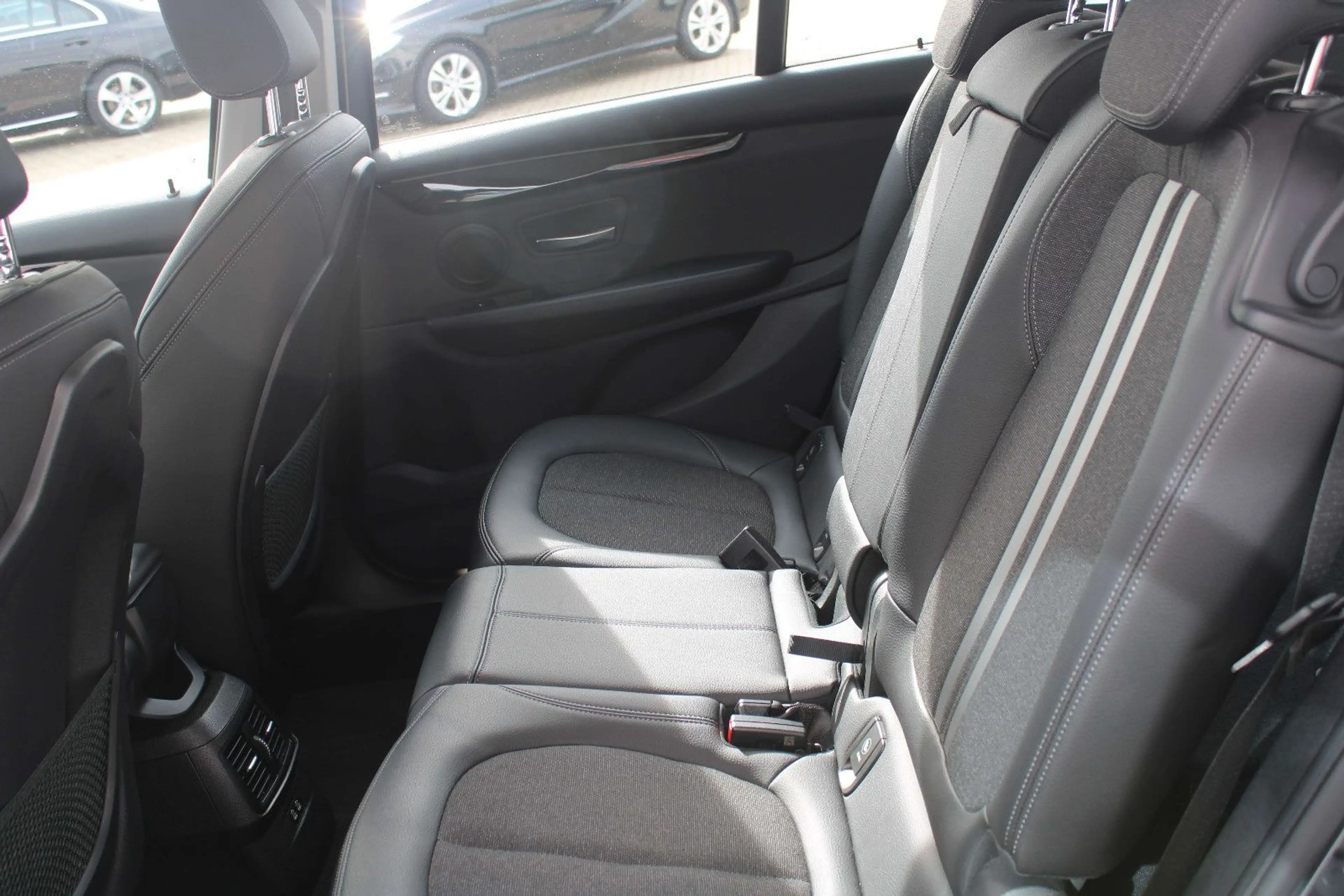 BMW 220 Gran Tourer Sport Line — photo 11