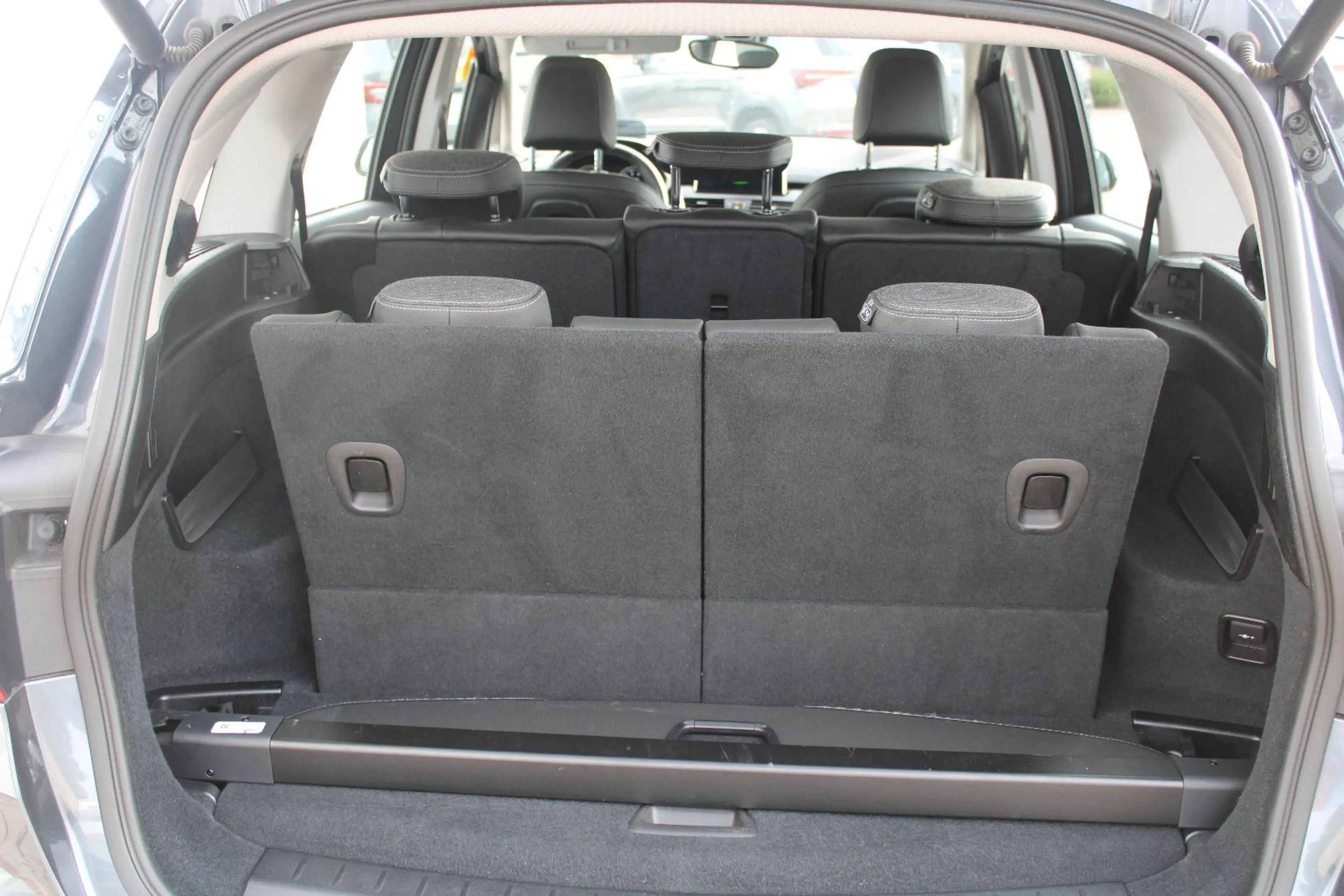 BMW 220 Gran Tourer Sport Line — photo 12
