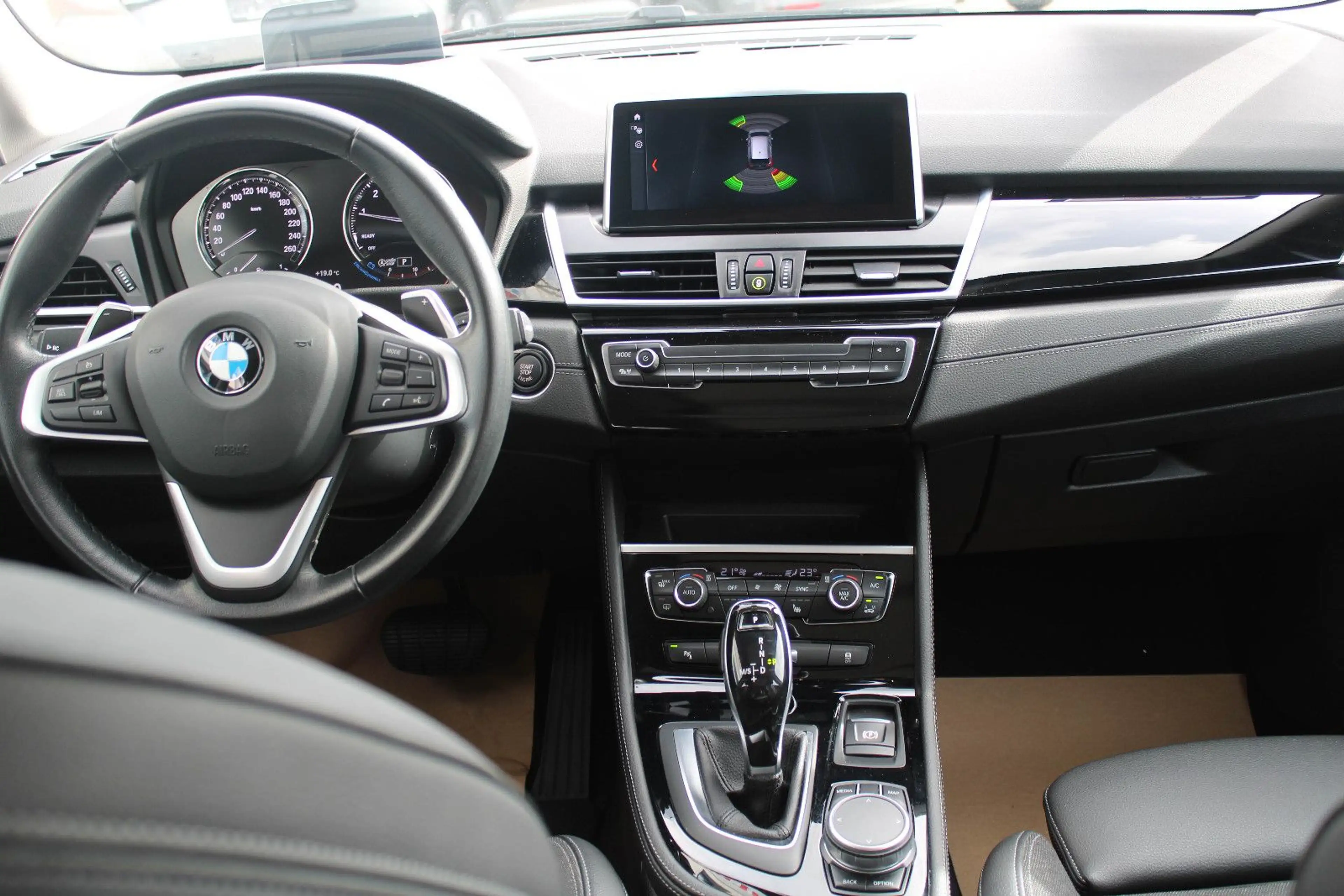 BMW 220 Gran Tourer Sport Line — photo 10