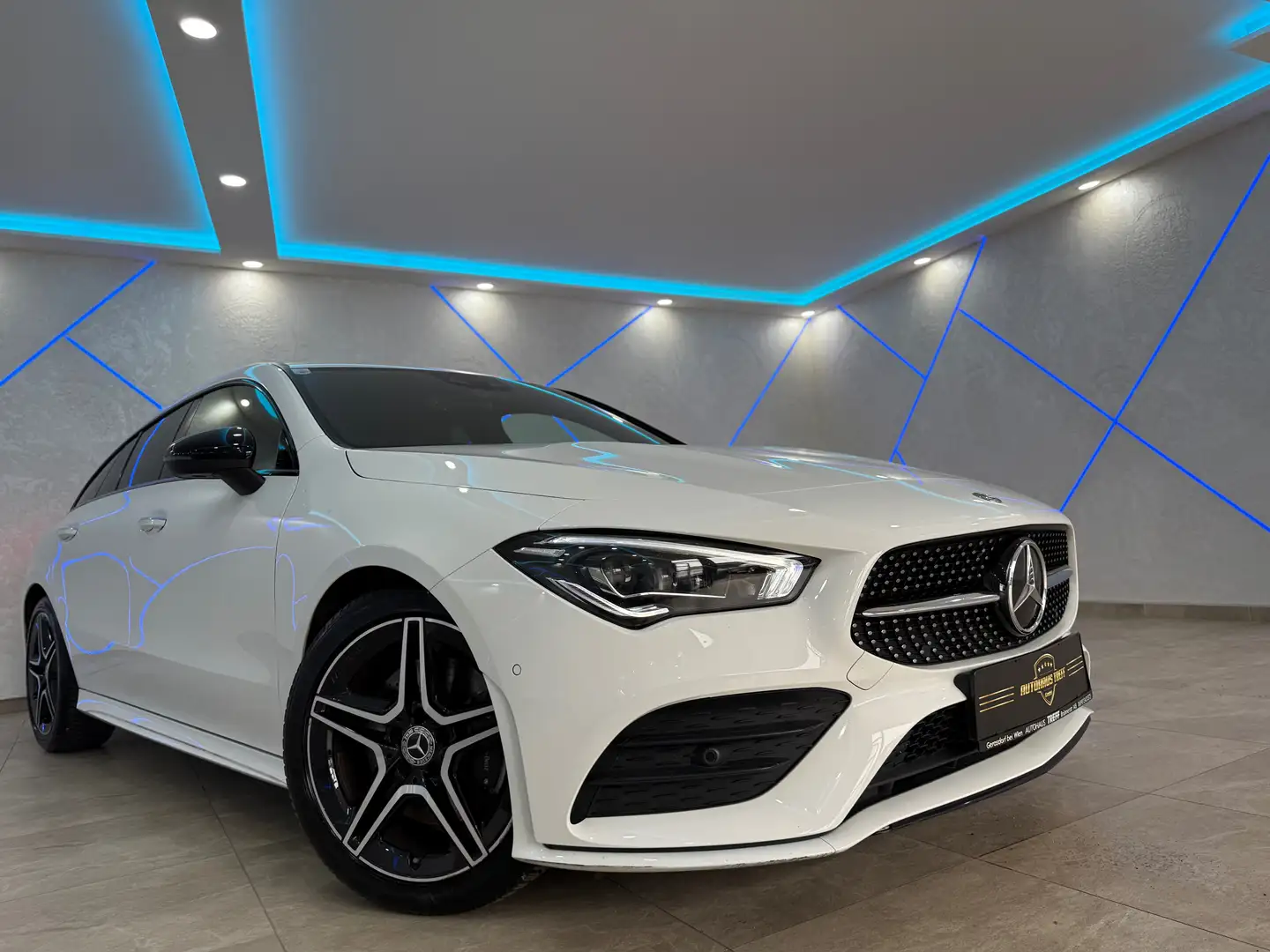 Mercedes-Benz CLA 200 d Shooting Brake Aut.*HEAD-UP*AMG-LINE*NIGHT*RFK* Weiß - 1