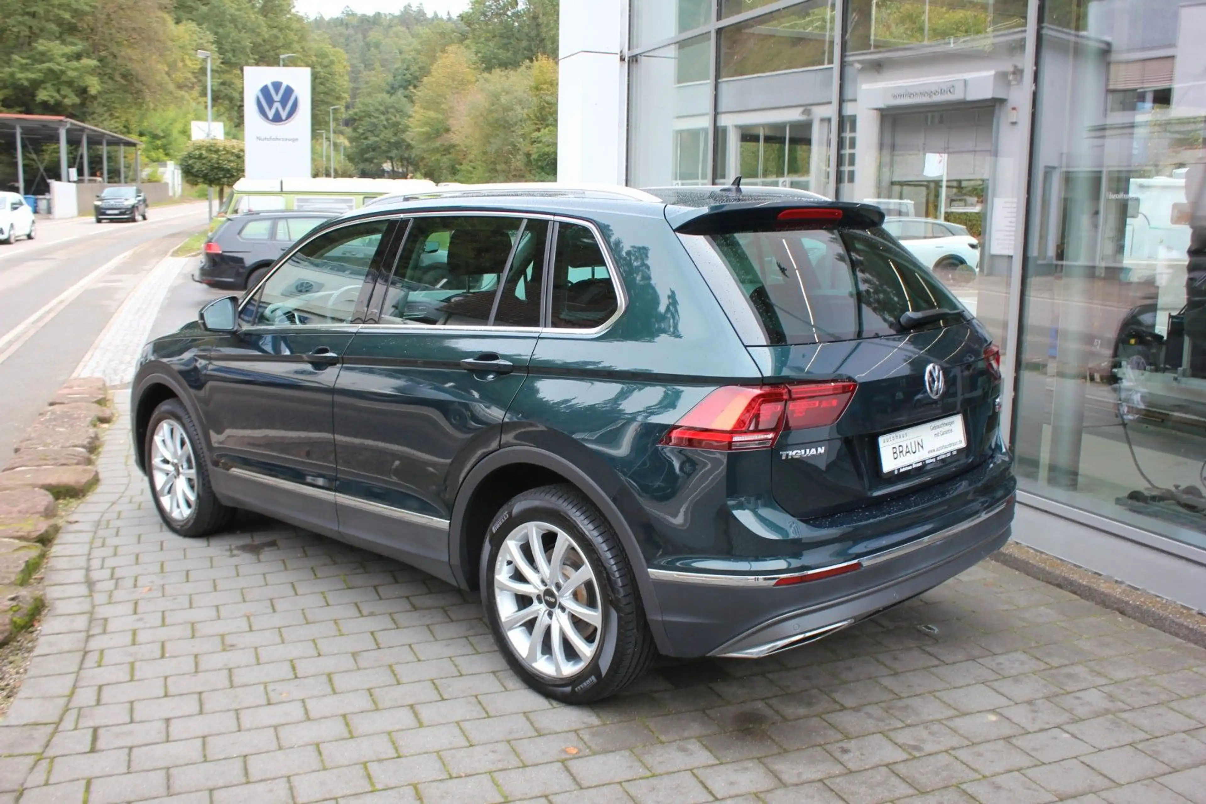 Volkswagen Tiguan Highline 2.0 TSI 4Motion DSG Navi,LED,PDC — photo 6