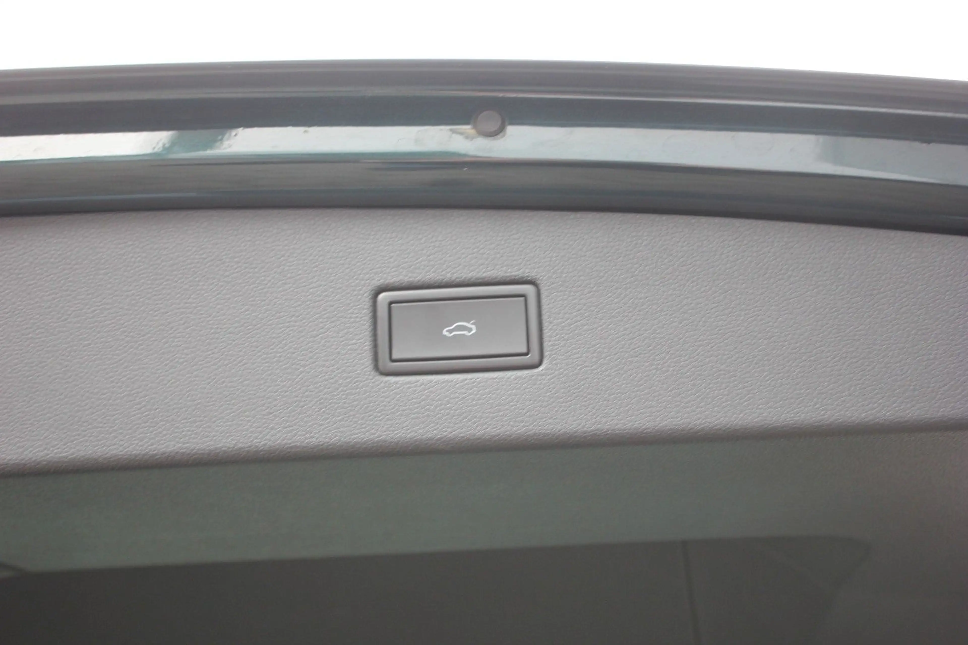 Volkswagen Tiguan Highline 2.0 TSI 4Motion DSG Navi,LED,PDC — photo 9