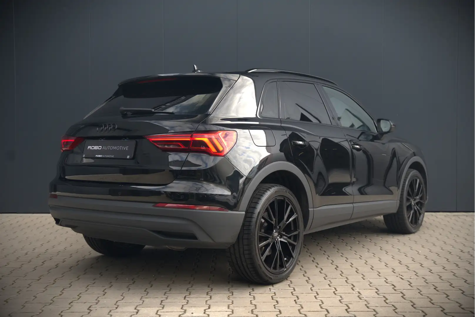 Audi Q3 45 TFSI e Advanced edition | Navigatie | Stoelverw Noir - 2