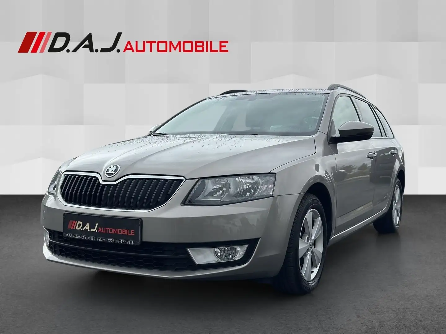 Skoda Octavia Combi 2.0 TDI Green tec DSG Elegance Beige - 1