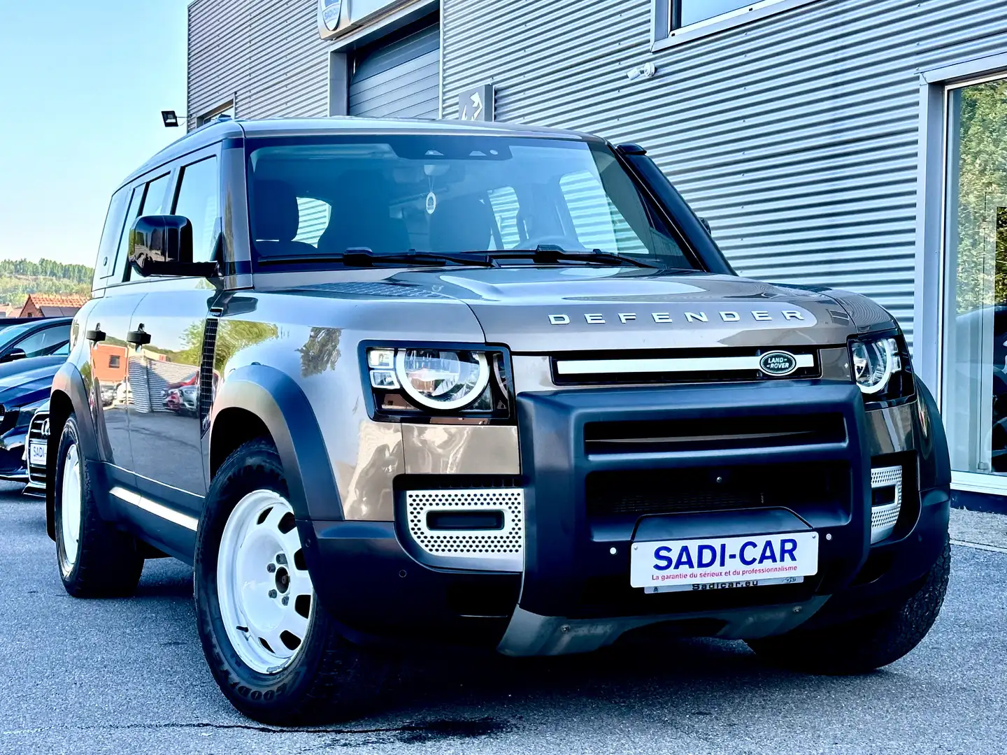Land Rover Defender 110 3.0 D MHEV D200 AWD 3PL UTILITAIRE - OFF ROAD Beige - 1