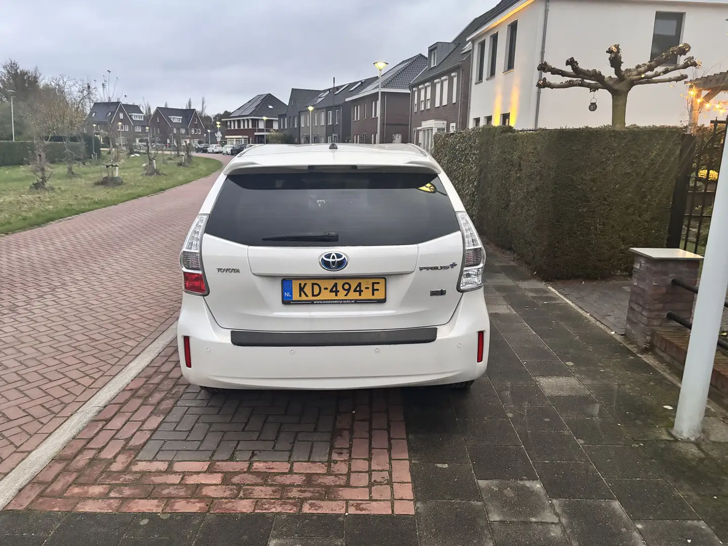 Toyota Prius+ 1.8 Aspiration 96g Dealer onderhouden. Blanc - 1