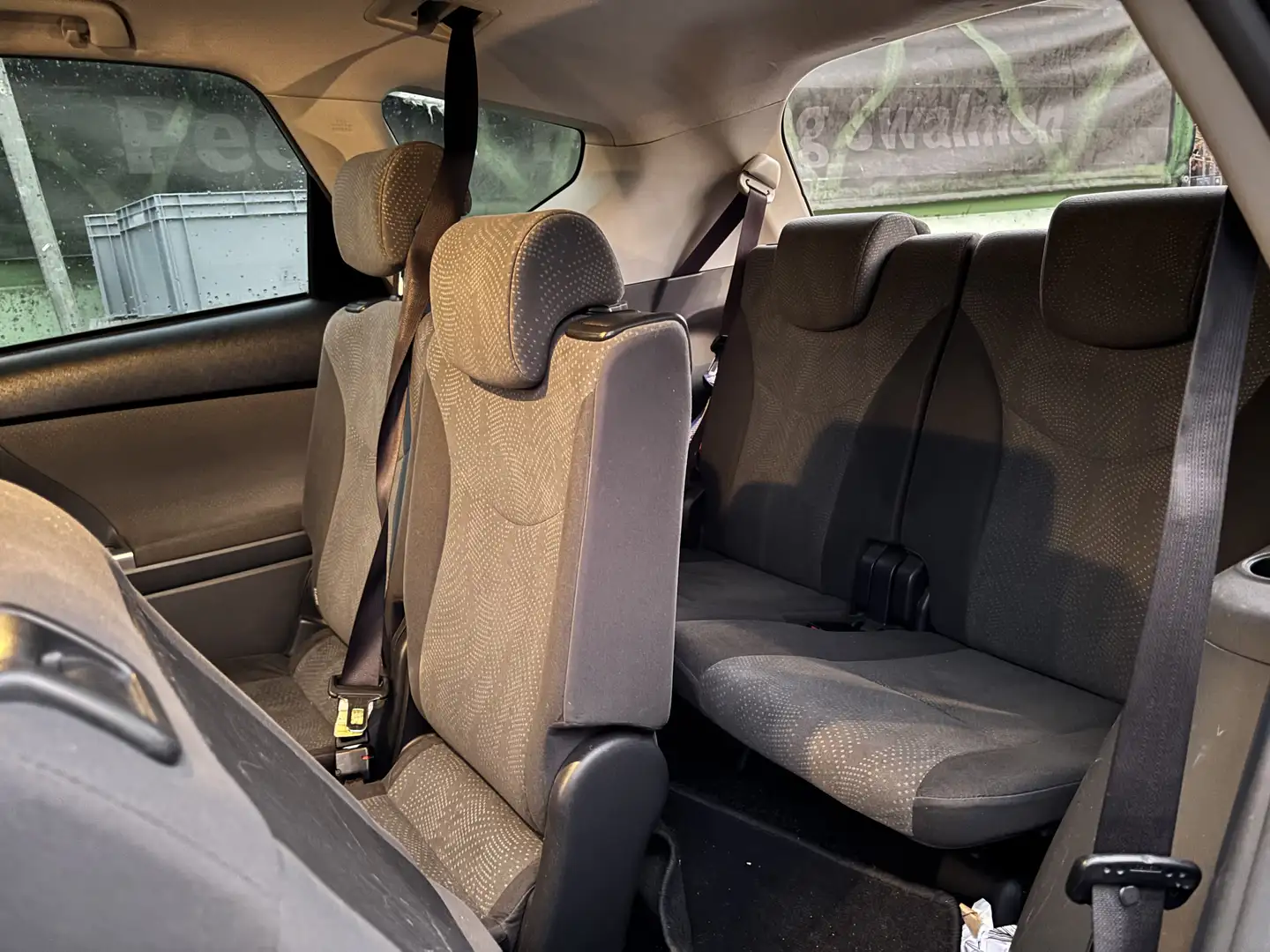 Toyota Prius+ 1.8 Aspiration 96g Dealer onderhouden. White - 1