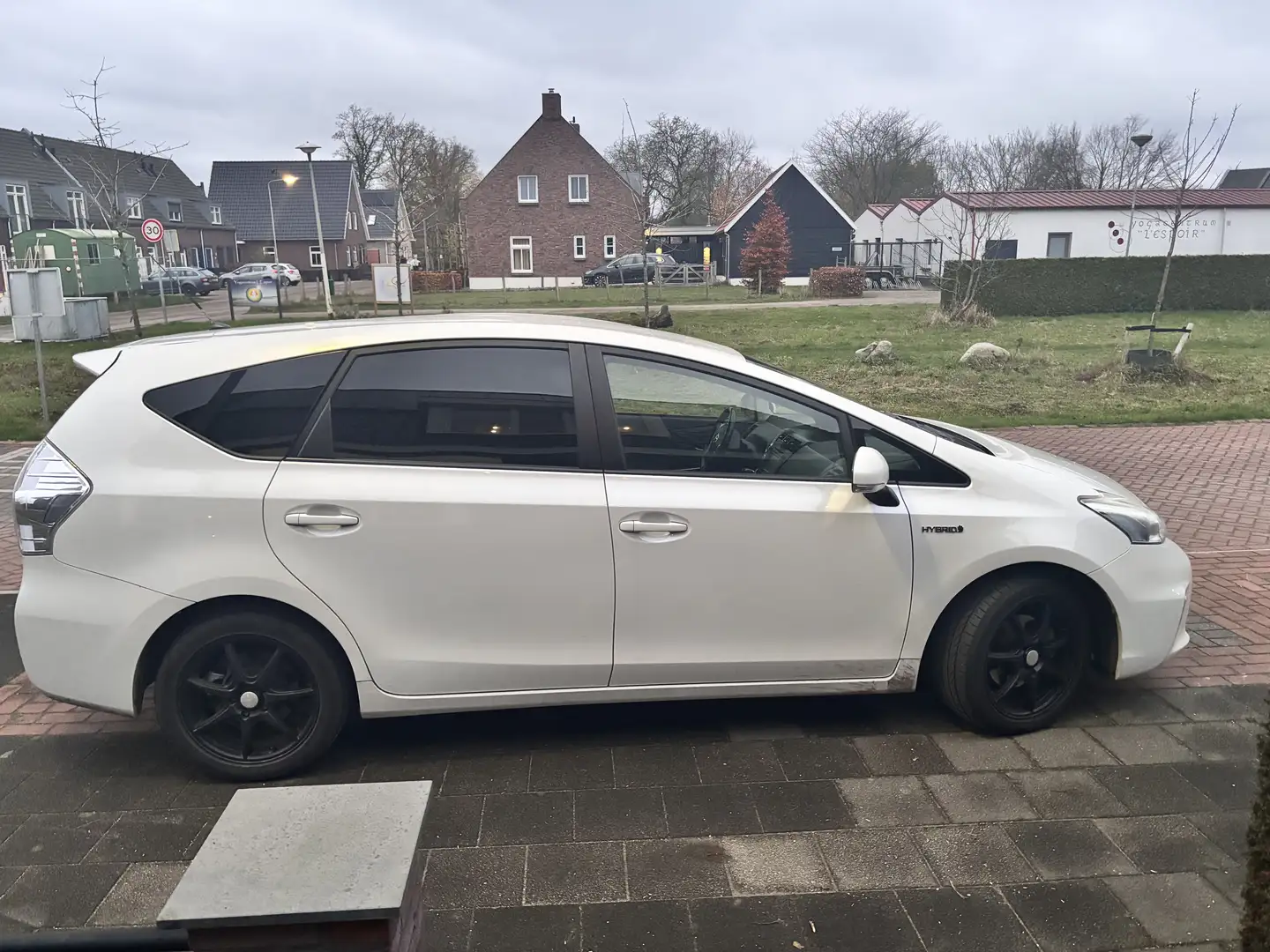 Toyota Prius+ 1.8 Aspiration 96g Dealer onderhouden. Blanc - 2