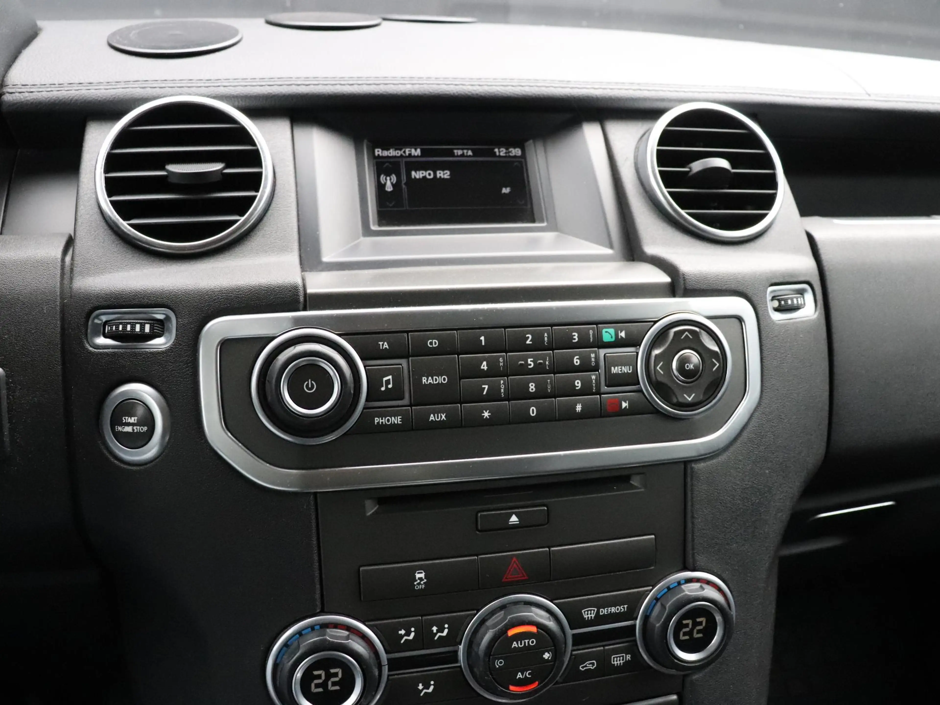 Land Rover Discovery 3.0 TDV6 S | LEDER | TREKHAAK | LUCHTVERING | CRUI — photo 23