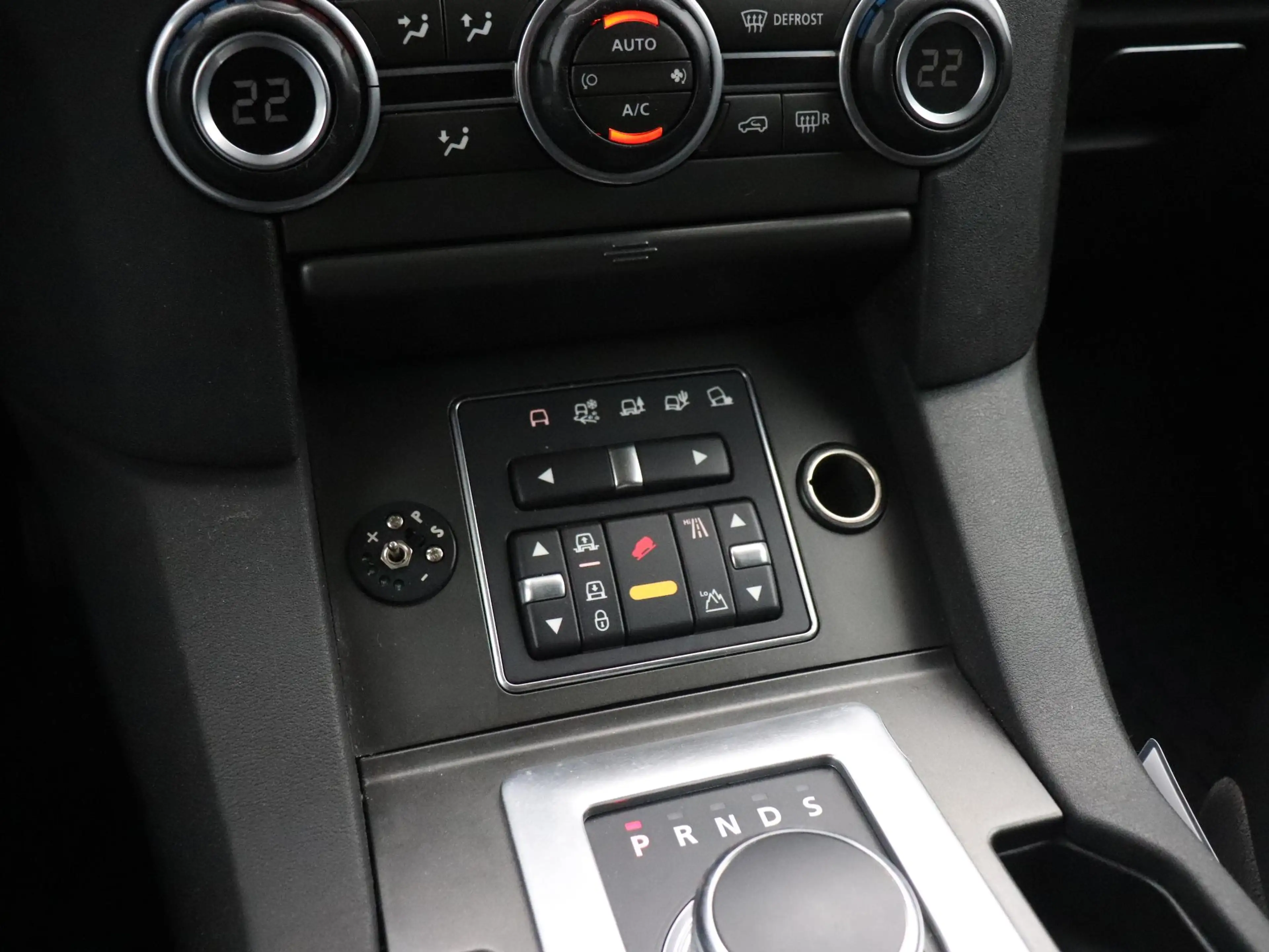 Land Rover Discovery 3.0 TDV6 S | LEDER | TREKHAAK | LUCHTVERING | CRUI — photo 21